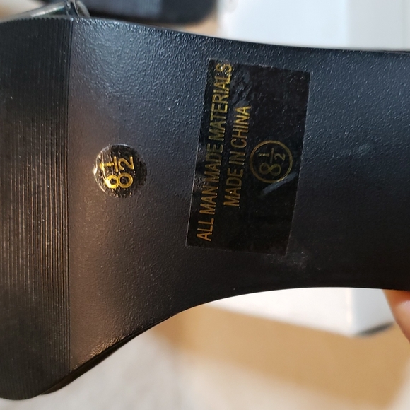 Delicious Stiletto Strappy Sandal - Picture 5 of 7